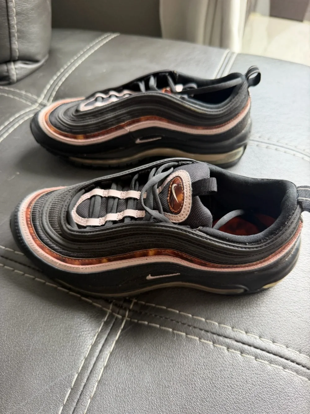 Nike Black Athletic Sneakers with White Swoosh - Picture 4 of 8